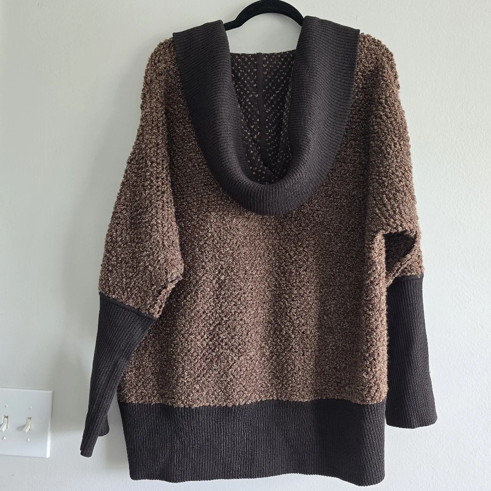 St. John Cozy Brown Knit Sweater L - Picture 6 of 9